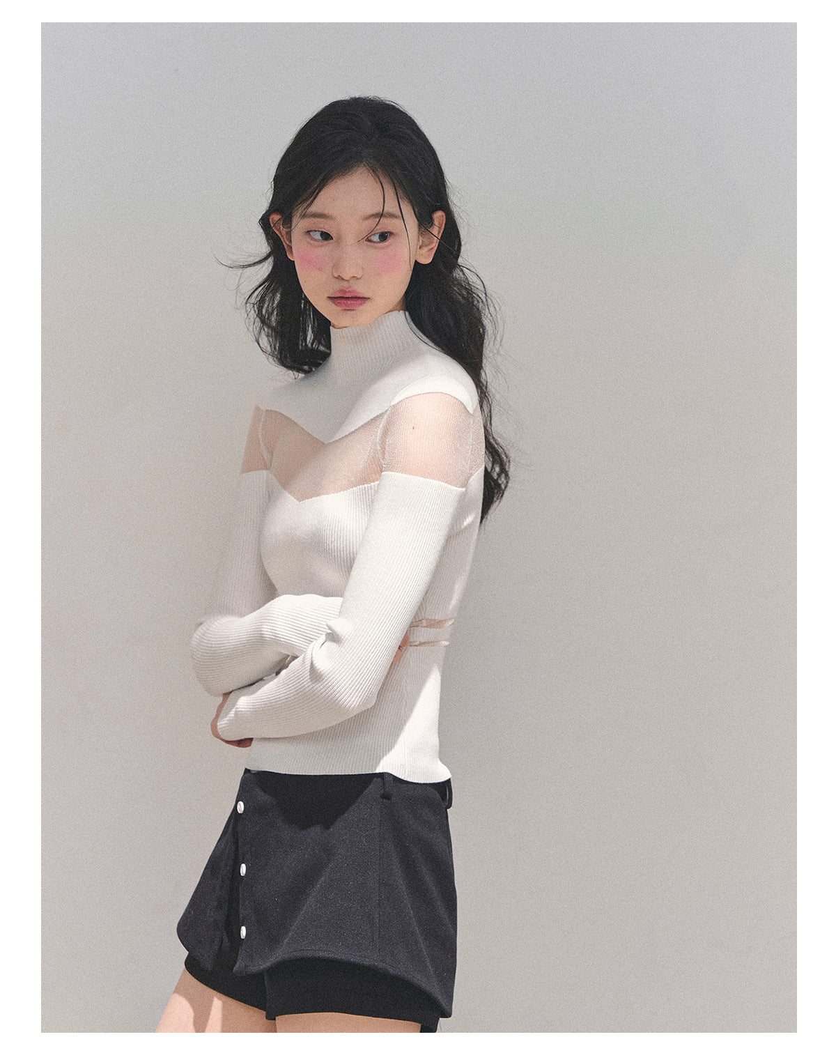 少也眼 “Whisper of Nightfall” Sheer-Panel Mock-Neck Knit Tee - White 11.18-4