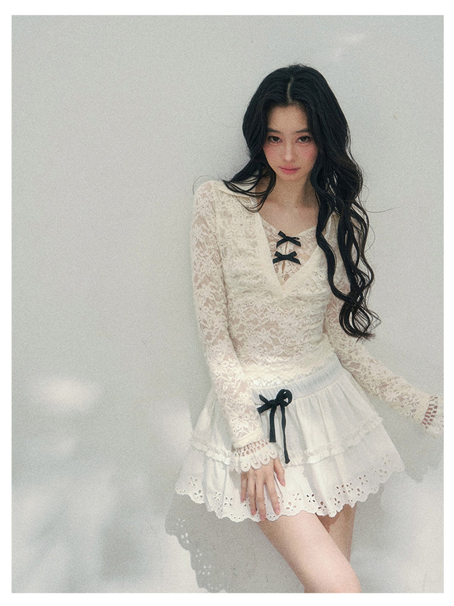 少也眼 “Soft Focus Monologue” Faux-Layer Sheer Lace Tie-Detail Top – Apricot 4563634583