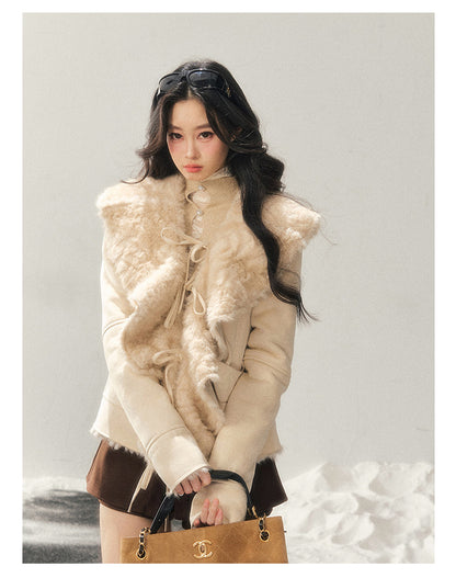 少也眼 “Pure White Enfolds Me” Faux Shearling Tie-Front Jacket