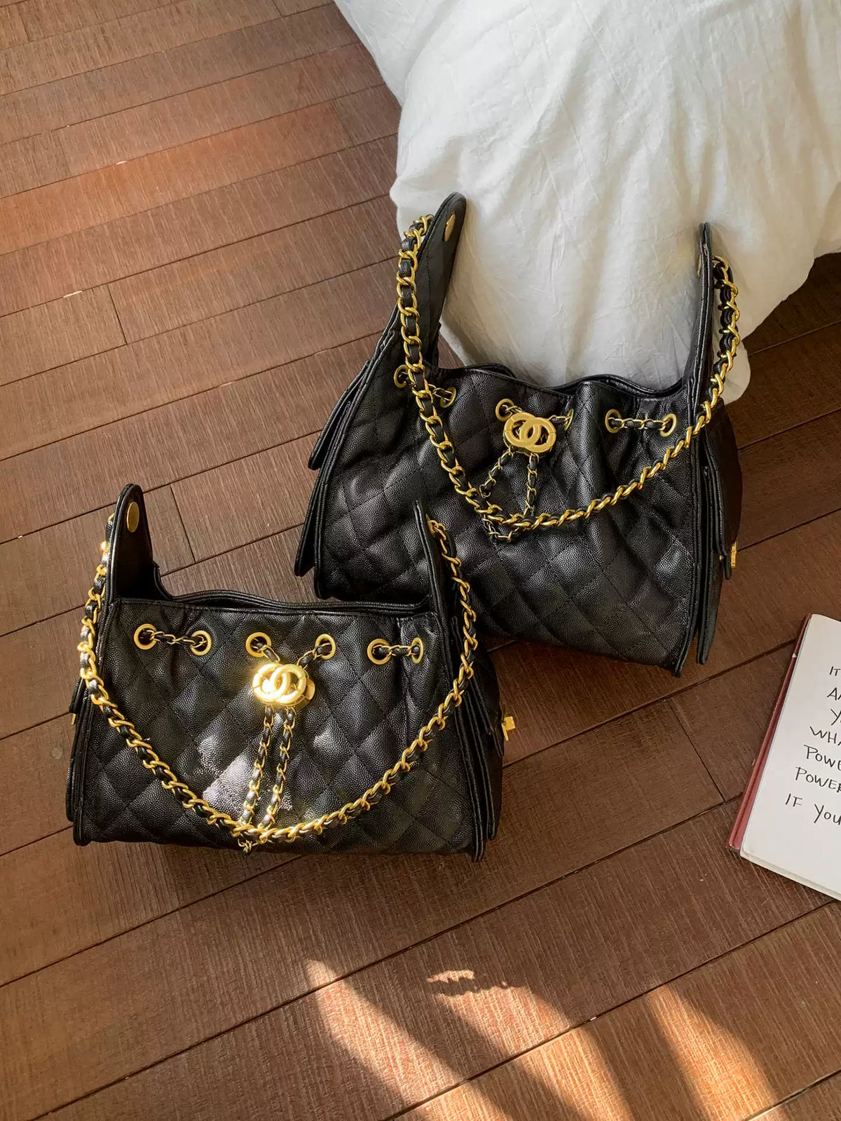 “Diamond Chain” Quilted Shoulder Bag (Black / Red)