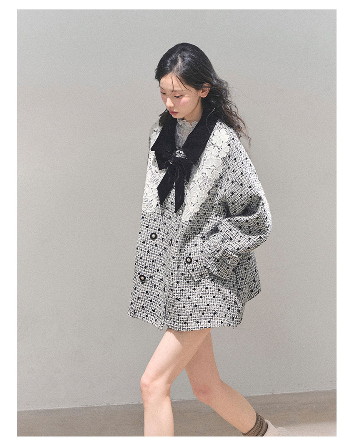 少也眼 “Soft-Focused Moment” Black Tweed Lace Jacket 975642