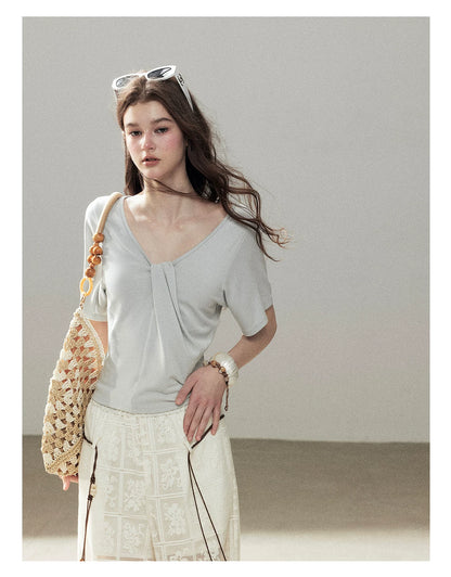 "Moonlight on Water" Twist-Front Cropped T-Shirt (Silver Mink Gray/ Mist Blue)