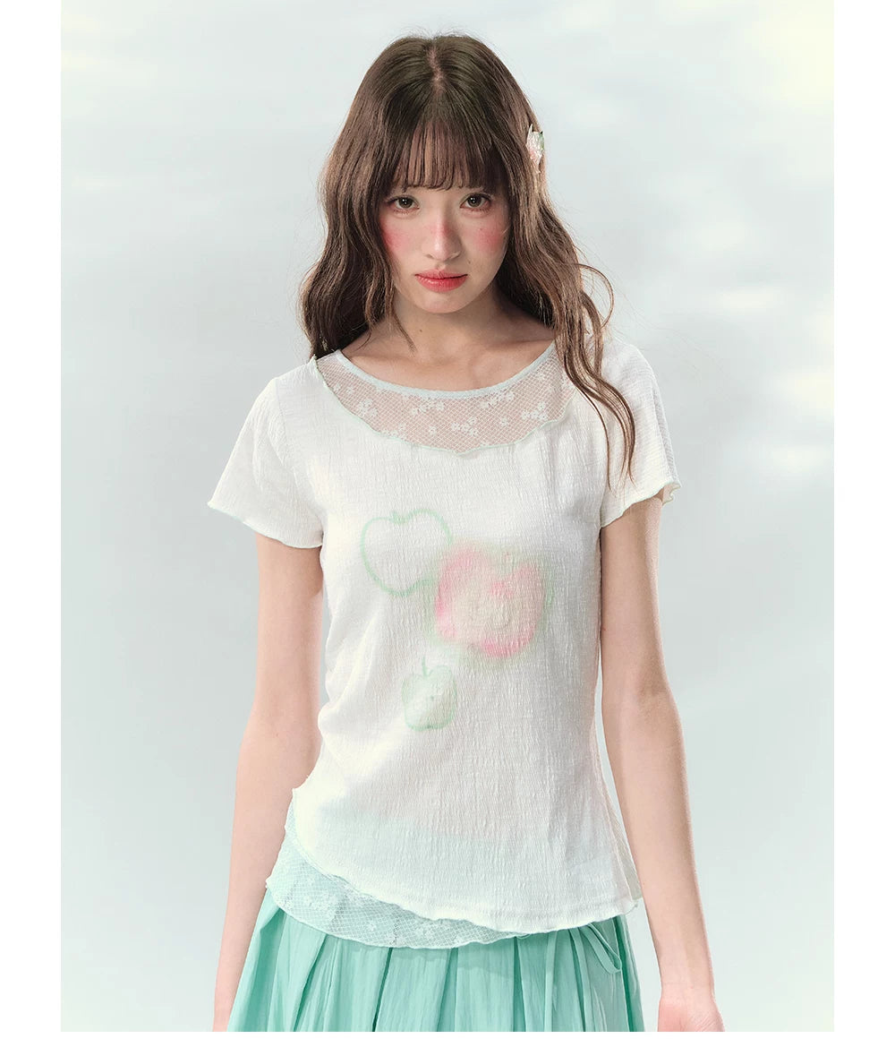 “Apple Mist Daydream” White Apple Print Ruched Tee