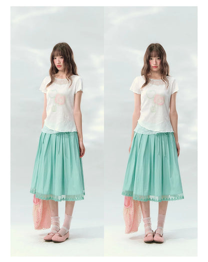 “Apple Mist Daydream” White Apple Print Ruched Tee
