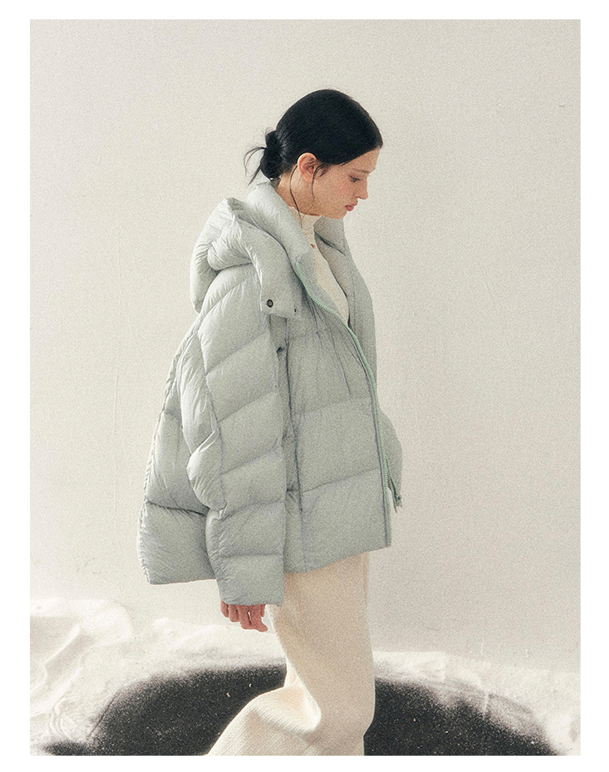 少也眼 "Thawing Snow Realm" Matte Nylon Down Puffer Jacket - Glacier Blue