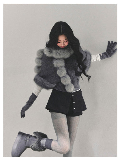 少也眼 “Passing by Her Side" Faux Fox Fur Scarf - Gray