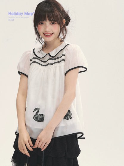"Antique Dollhouse" Lace Appliqué Peter Pan Collar Puff Sleeve Blouse (Ivory White/ Still Blue)