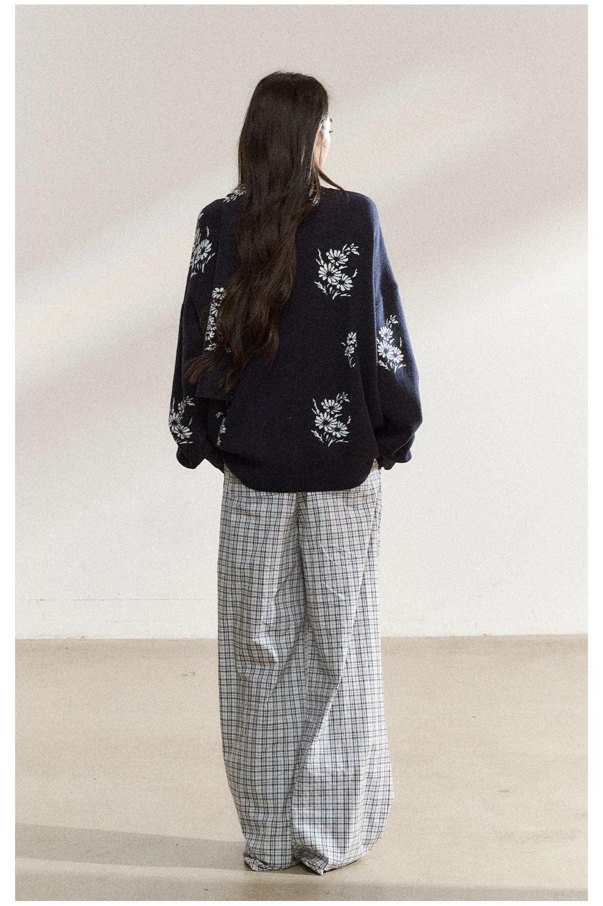 JN's DESIGN - Navy Blue Floral Jacquard V-Neck Cardigan