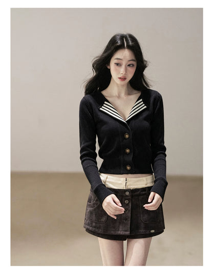 AOMALM - “The Quiet Isle” Black Cropped Ribbed Knit Top with Defined Waist