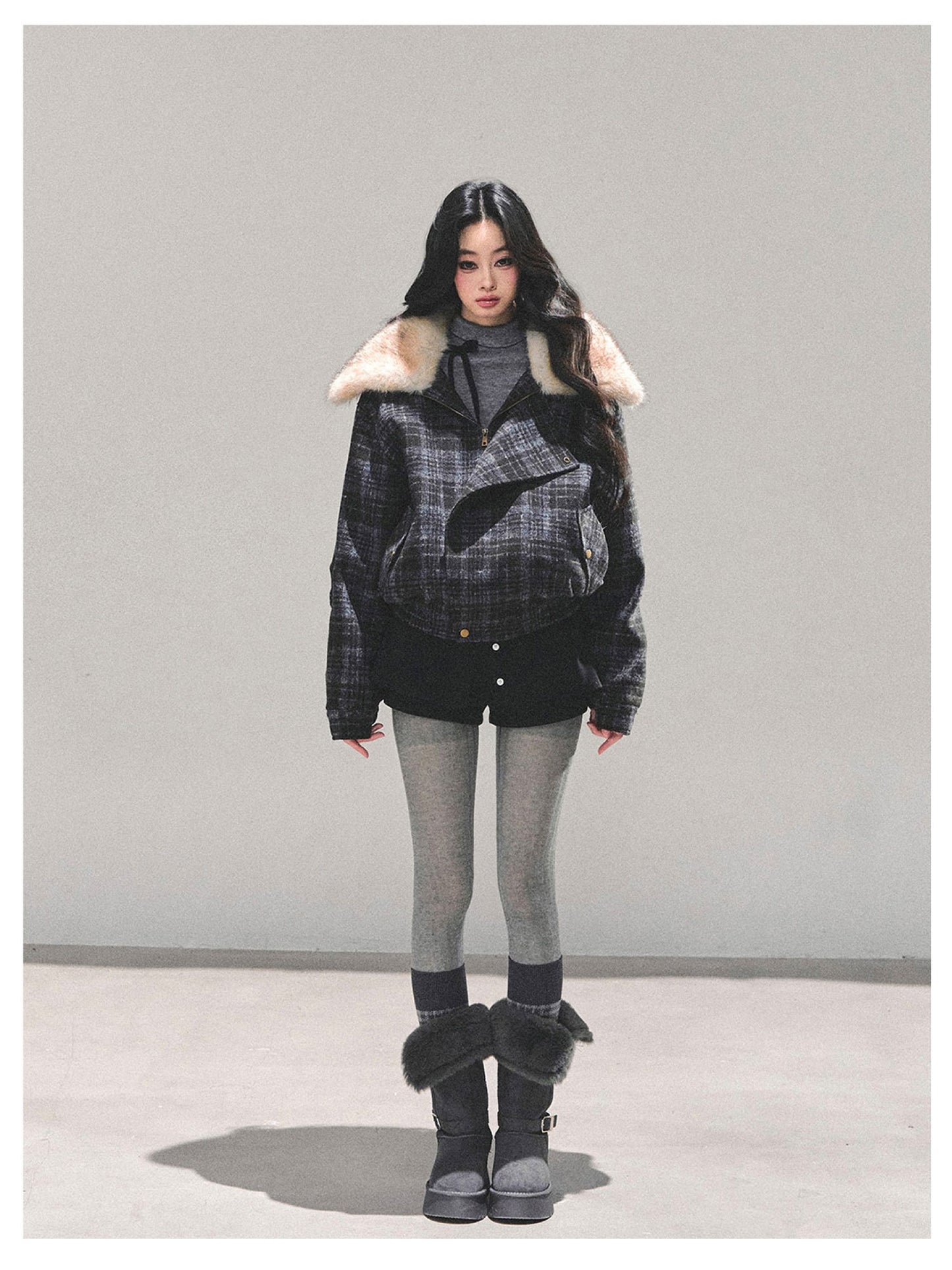 少也眼 “Quiet Radiance" Navy Check Oversized Wool Jacket
