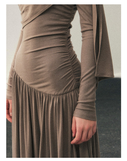 少也眼 "Pure Heart Reflected in Snow" French Cool Off-Shoulder Knit Maxi Dress