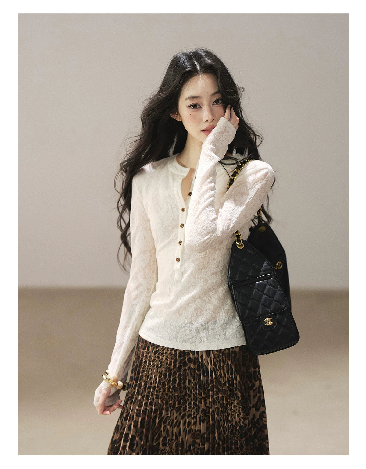 AOMALM - "Clear Lines" Long-Sleeve Finger-Hole Flared Sleeve Knit Top