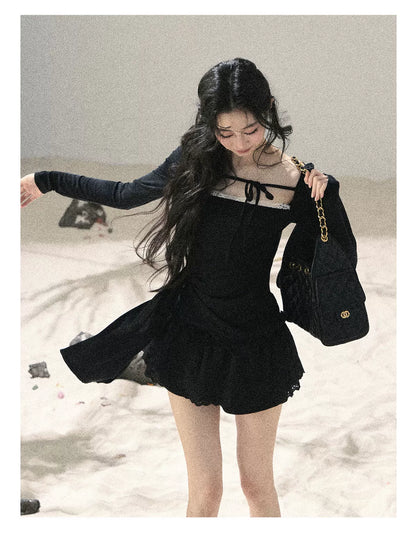 "Floating Moonlight" Quiet Black Square Neck Lace Slim-Fit Top 45324535