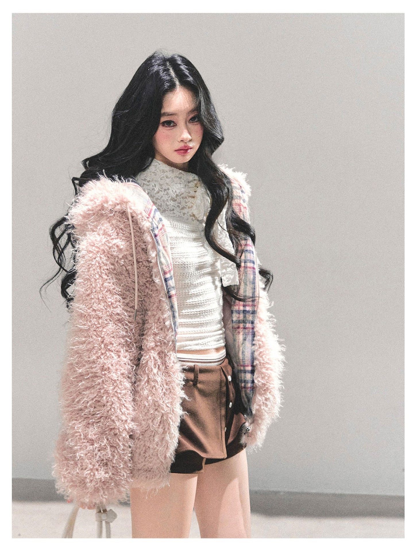 少也眼 "Echoes of a Dream" Pink Sherpa Hooded Jacket
