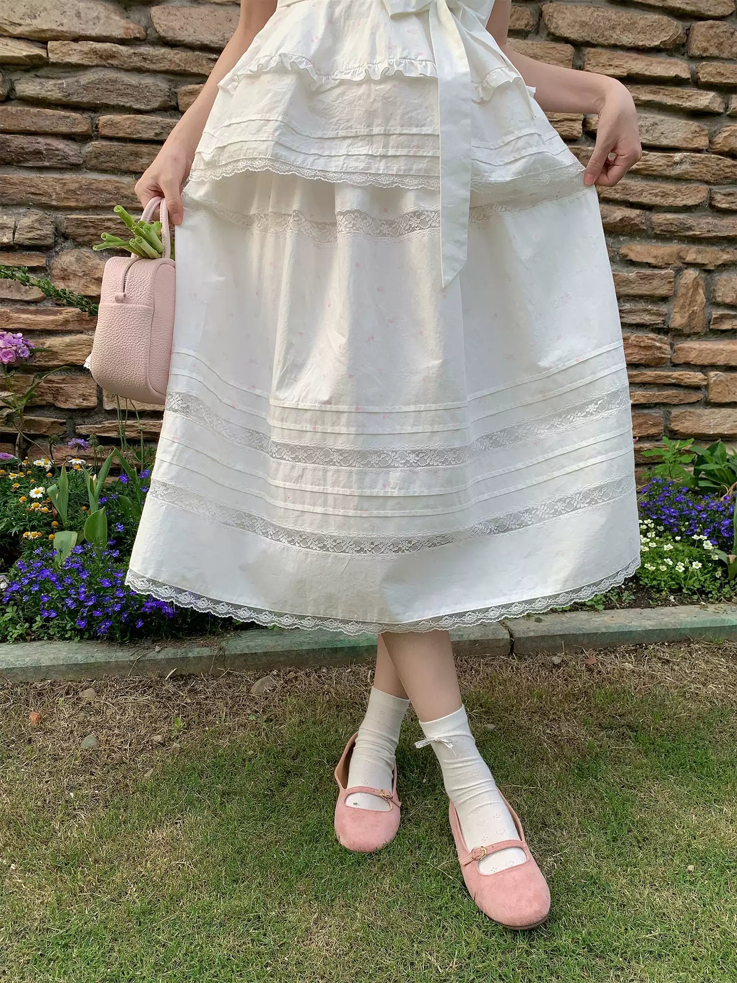 “Midsummer Blossom Letter” White Floral Cake Skirt Set