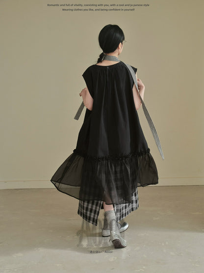 "Floating Veil" Mesh Panel Layering Maxi Dress (Black / White)
