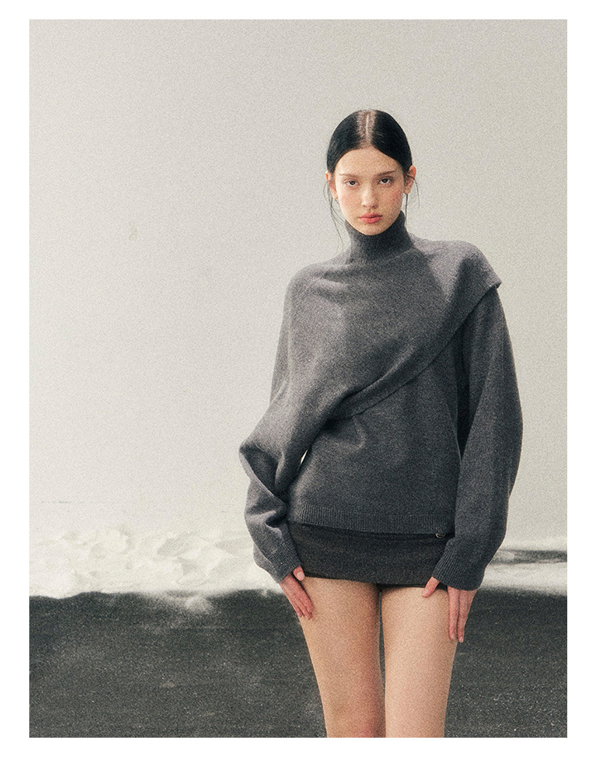 少也眼 "Pine Haze" Smart Gray Turtleneck Knit Two-Piece Set