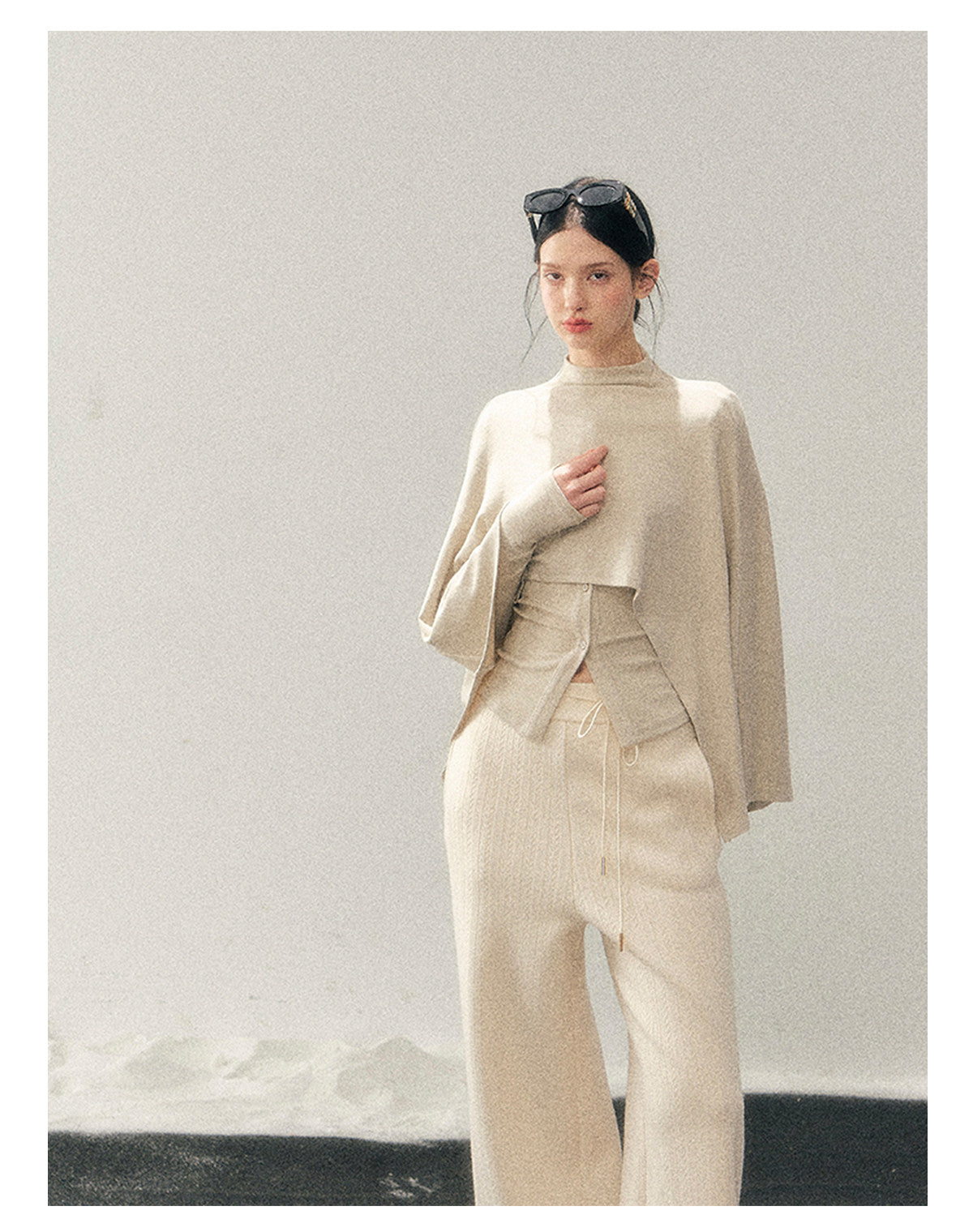 少也眼 "Moss Whisper" Ivory Two-Tone Shawl T-Shirt Two-Piece Set