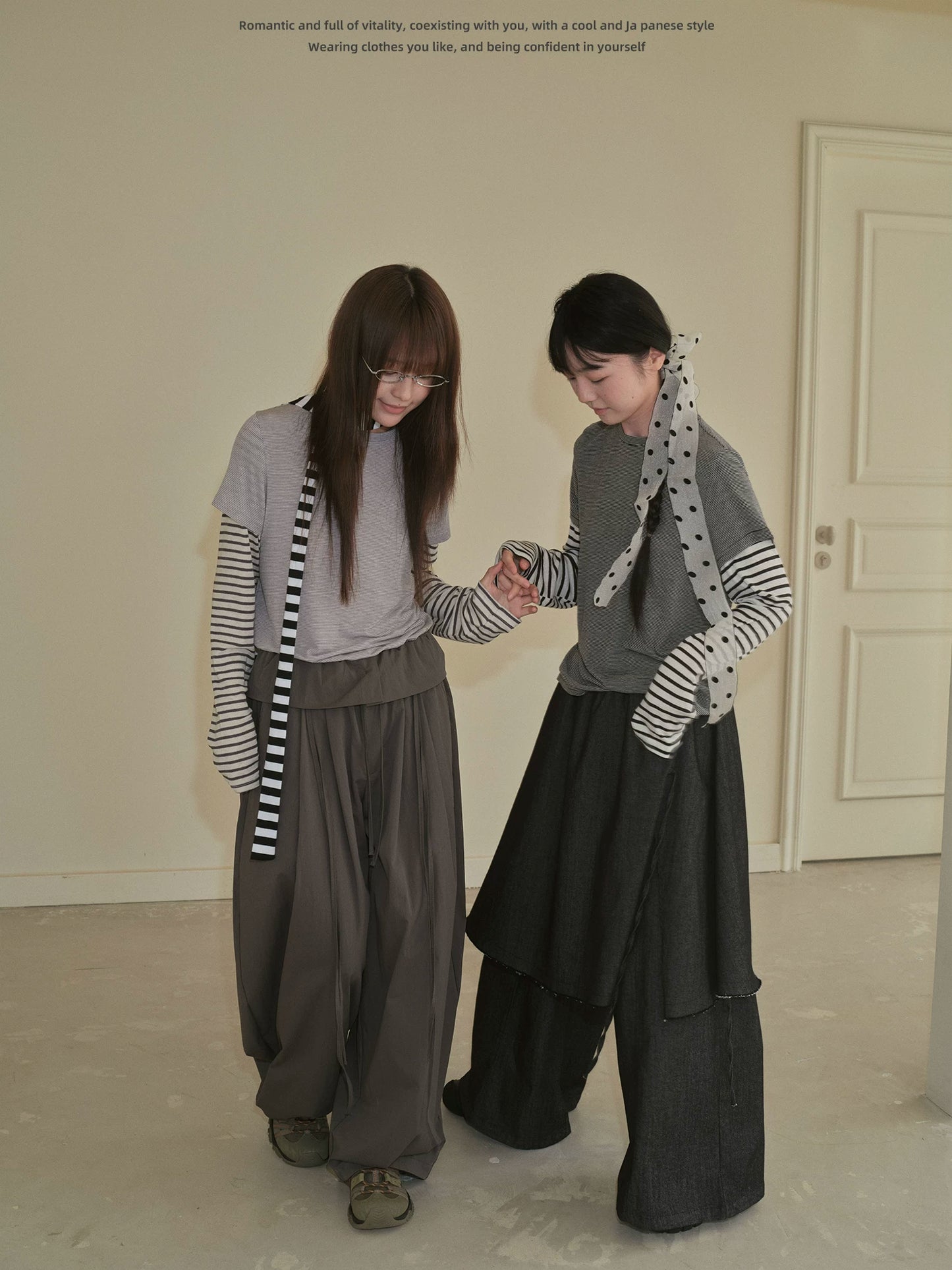 "Lazy Echo" Layered Stripe Long Sleeve Knit T-Shirt (Black Stripe / Gray Stripe)