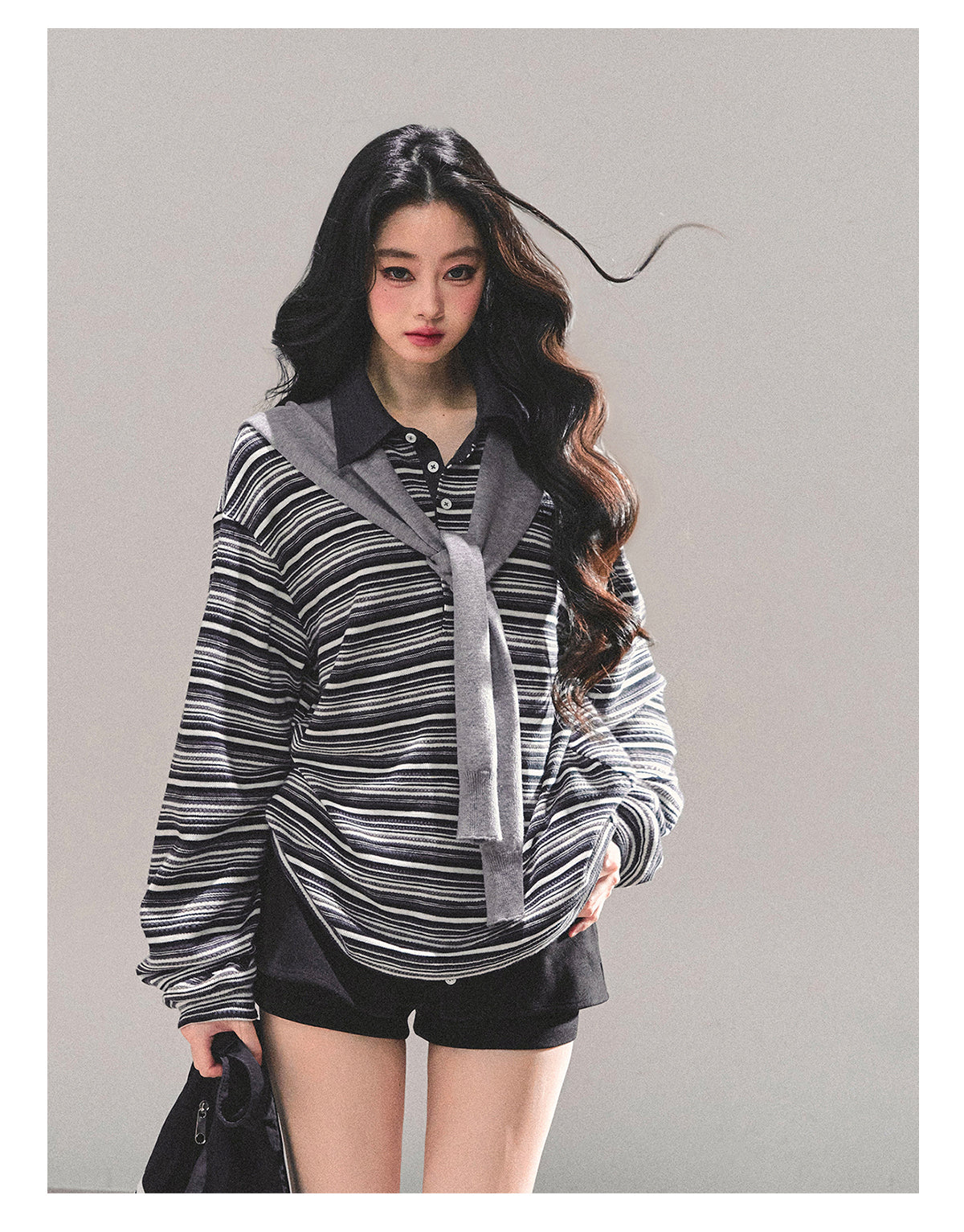 少也眼 "Unfinished Poem" Striped Polo Long Sleeve - Charcoal Gray 543682