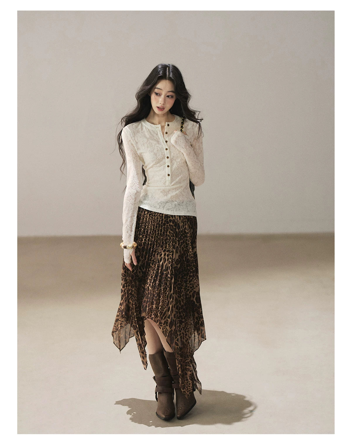 AOMALM - "Clear Lines" Long-Sleeve Finger-Hole Flared Sleeve Knit Top