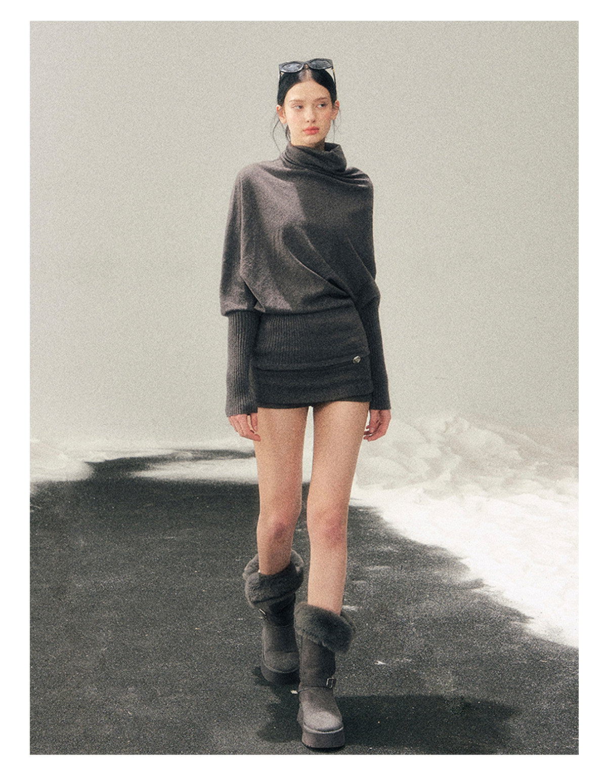 少也眼 "Ember at Dusk" High-Neck Cozy Knit Top – Smart Gray