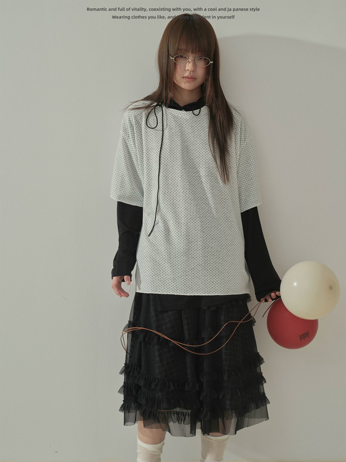 "Quiet Dots" Polka Dot Linen Blend T-Shirt (White / Coffee Gray)