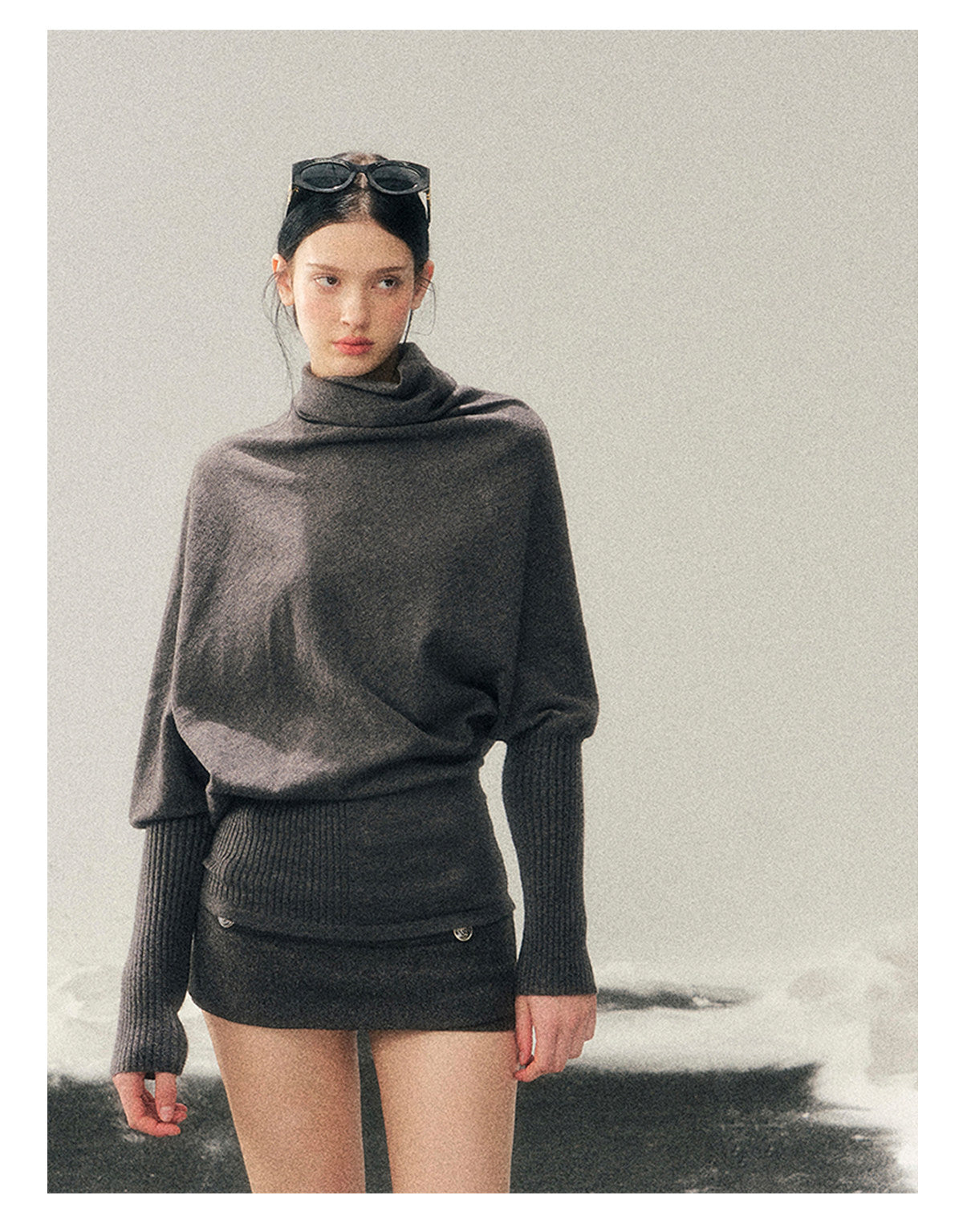 少也眼 "Ember at Dusk" High-Neck Cozy Knit Top – Smart Gray