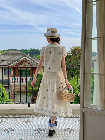 “Flower Sugar Soufflé” Cream Floral Embroidered Skirt Set