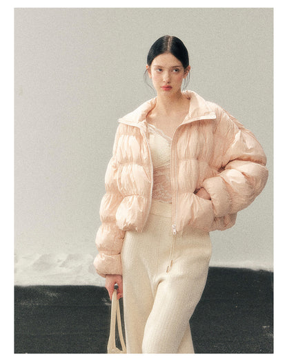 少也眼 “She Gazes at the Snow” White Duck Down Cropped Jacket - Lotus Root Pink