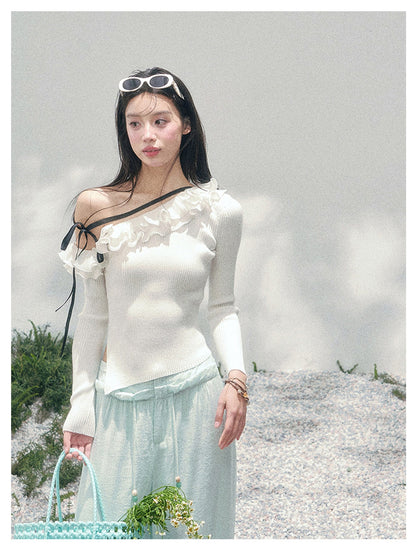 少也眼 “Hidden Softness” Apricot Asymmetric Lace-Trim Knit Cropped Top 855635