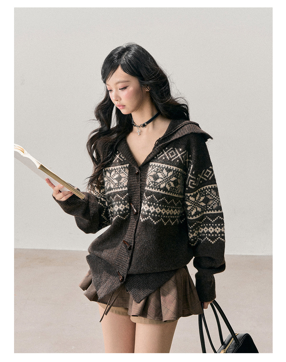 少也眼 "Weightless Night" Fair Isle Toggle Knit Cardigan
