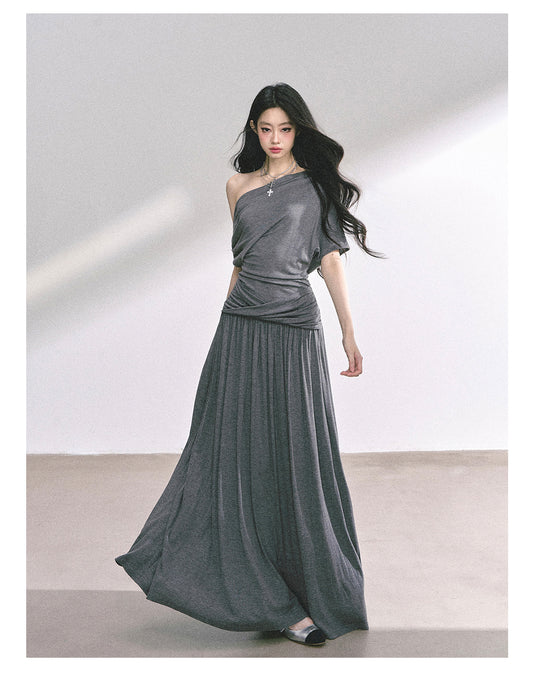 少也眼 “Minimal Paper Doll” Asymmetric Maxi Dress