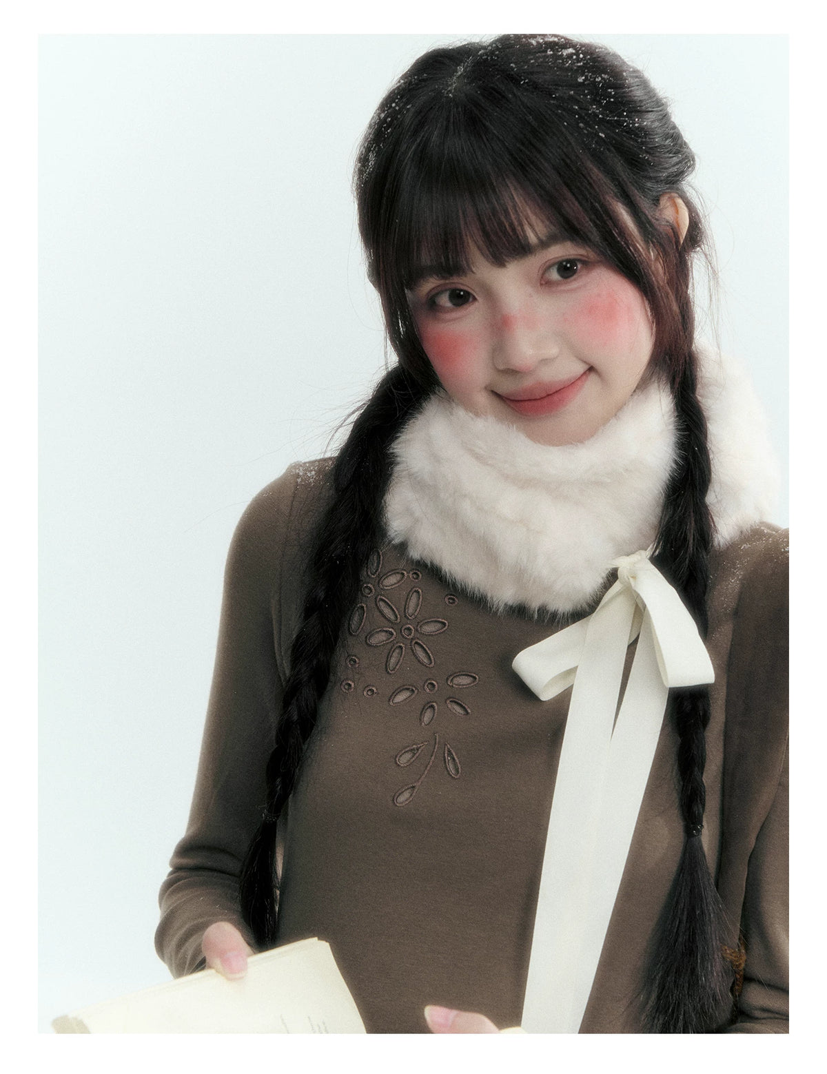 Horridale - [FREE GIFT] Vintage Bow-Tie Faux Fur Collar Scarf (Cream White / Brown)