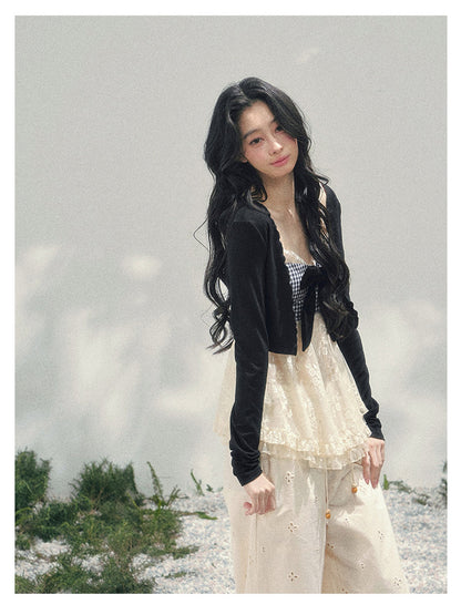 少也眼 “She Walked Through Bloom” Bow Lace Plaid Two-Piece Top Set 8543241