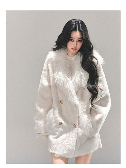 少也眼 "She Walks Into the Void" Cream White Plush Winter Jacket