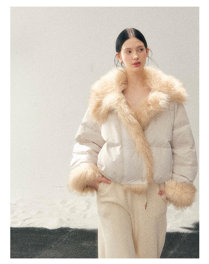 少也眼 “She Listens to the Snow’s Whisper” Pearl Matte White Fur-Collar Down Jacket