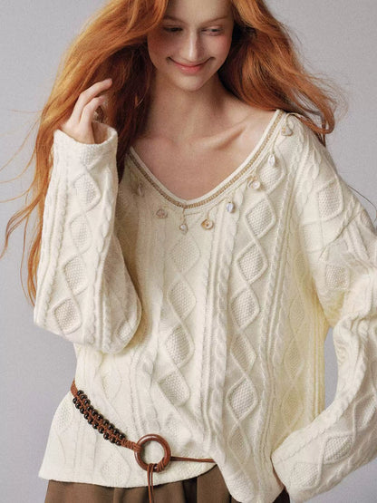 "贝壳物语" Ivory Oatmilk Loose Knit V-Neck Sweater with Shell Trim