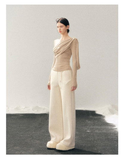 少也眼 “She Is Lighter Than the Wind” Streamer-Neck Top - Oatmeal