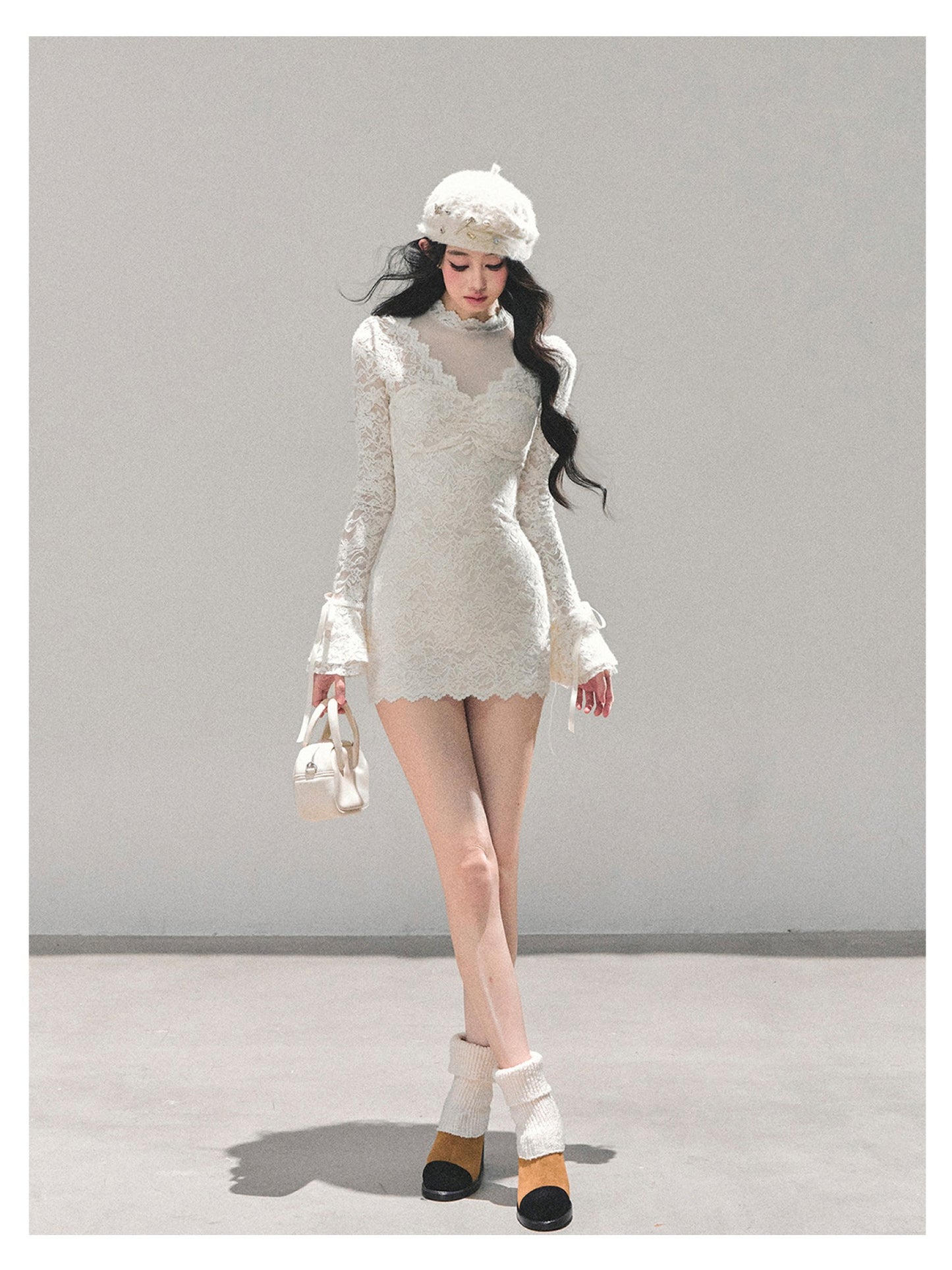 少也眼 “The Moment of the Full Moon" French Lace Winter Dress - White 845613