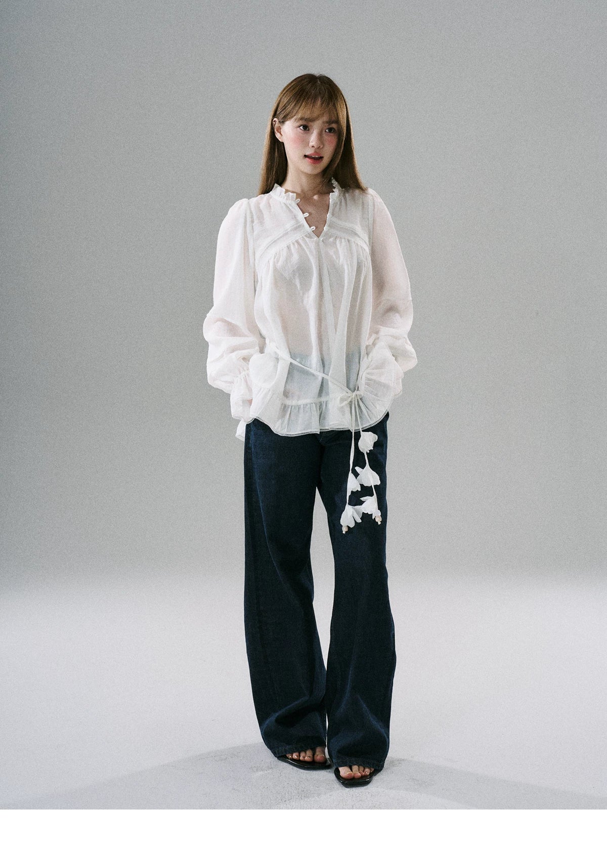 LOST FOREST - Acetate Flower Belt Detail Relaxed Top (White / Blue)