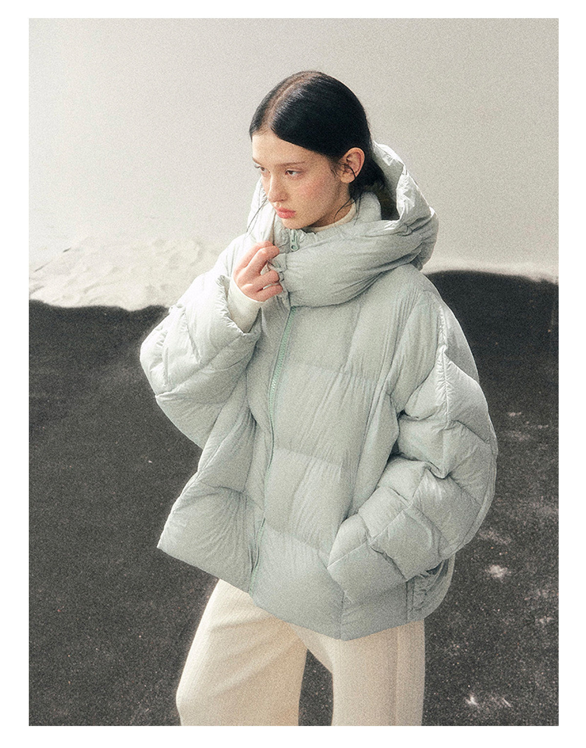 少也眼 "Thawing Snow Realm" Matte Nylon Down Puffer Jacket - Glacier Blue