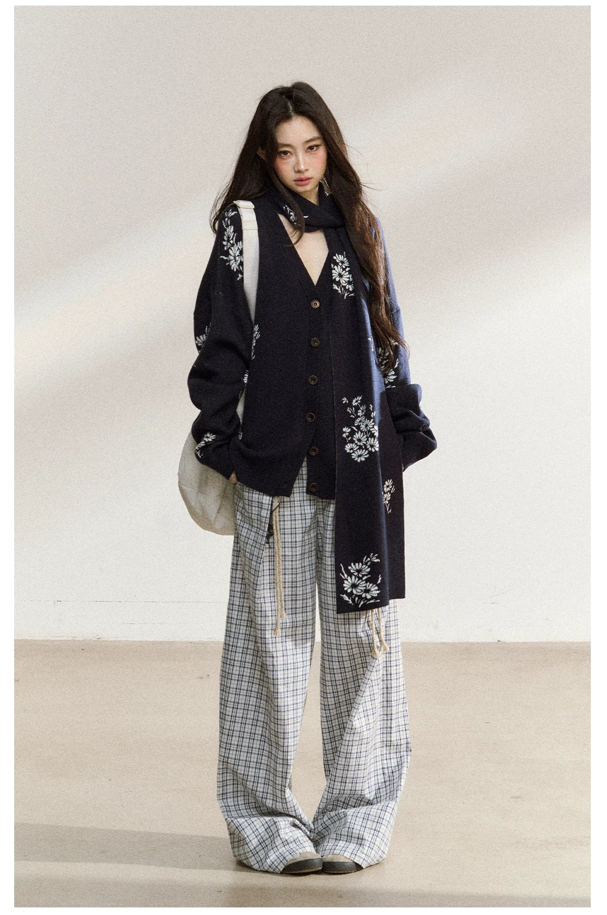 JN's DESIGN - Navy Blue Floral Jacquard V-Neck Cardigan