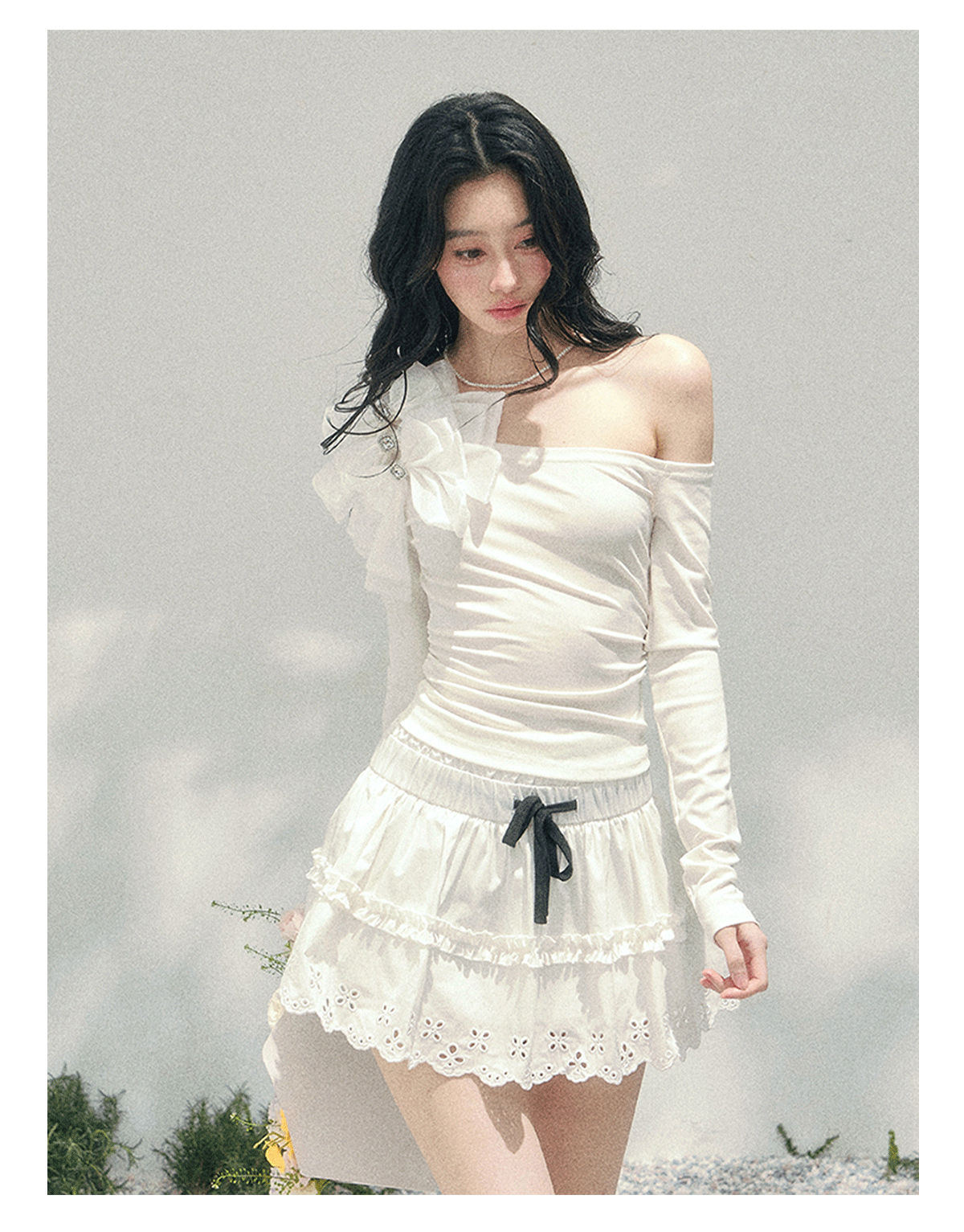 少也眼 "Morning Mist Shoulder" Bow Off-Shoulder T-Shirt in Cloud White 52742574