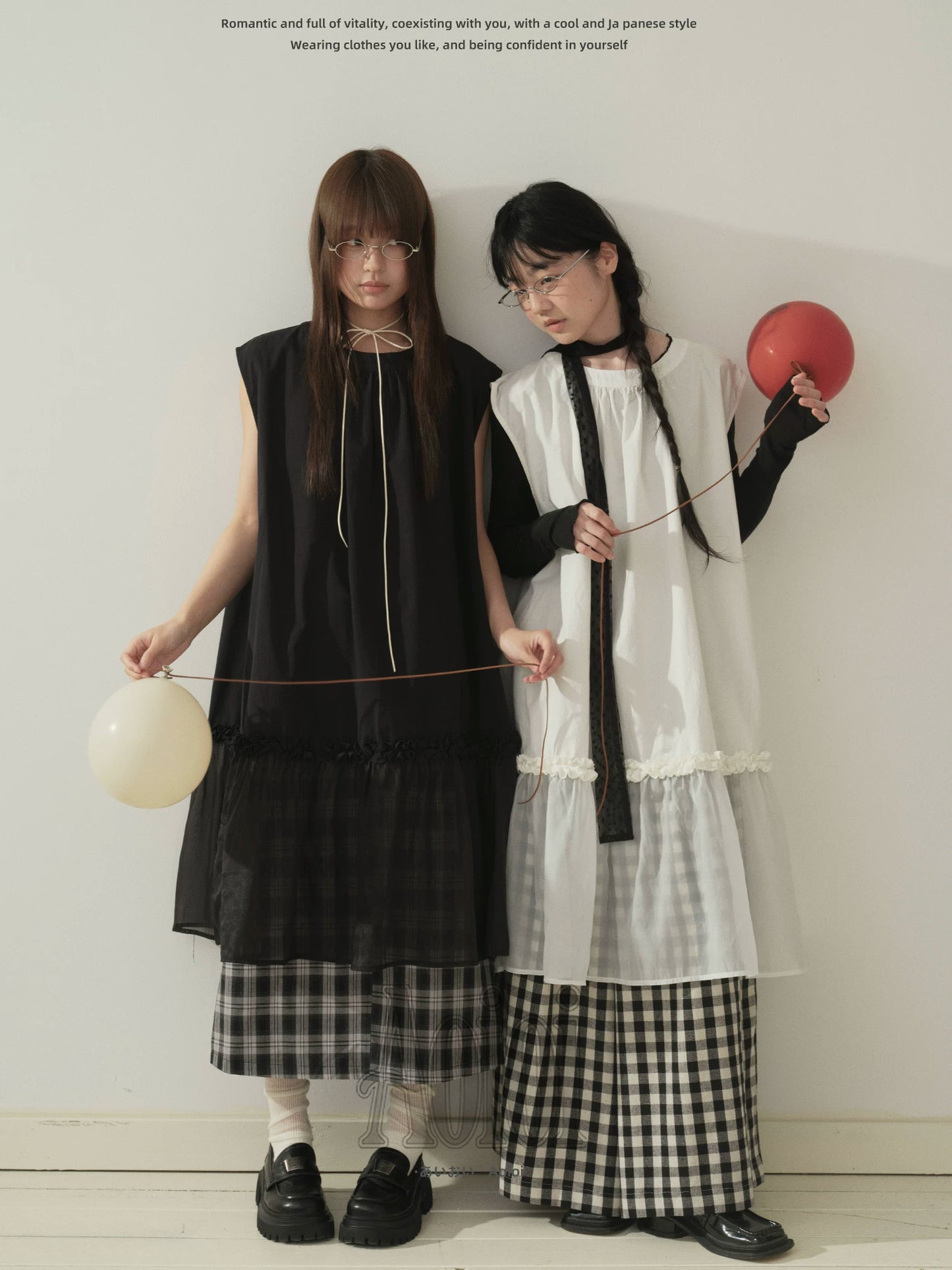 "Floating Veil" Mesh Panel Layering Maxi Dress (Black / White)