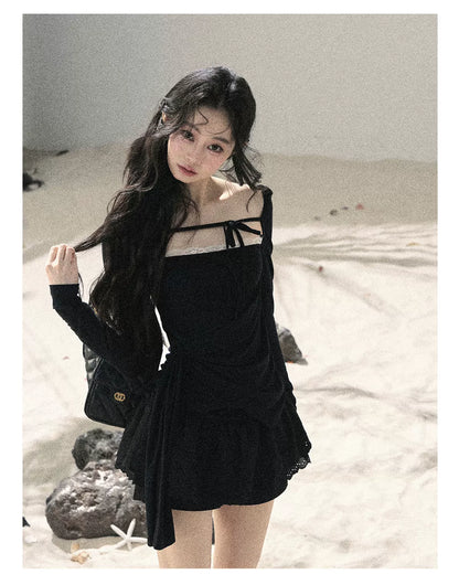 "Floating Moonlight" Quiet Black Square Neck Lace Slim-Fit Top 45324535
