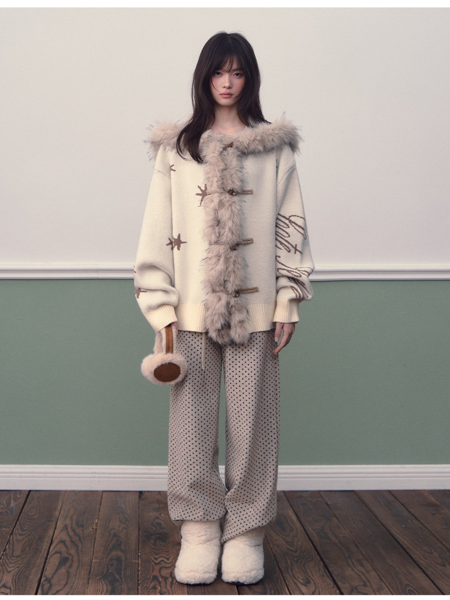 Soote Season - Hooded Star Jacquard Knit Cardigan with Faux Fur Collar - Cream White