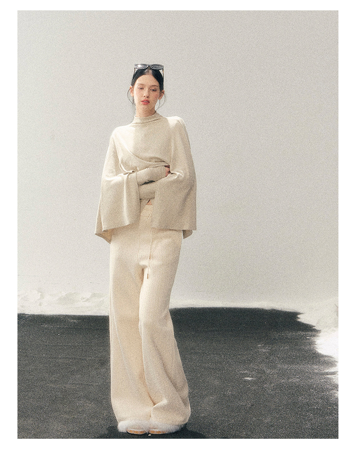 少也眼 "Moss Whisper" Ivory Two-Tone Shawl T-Shirt Two-Piece Set
