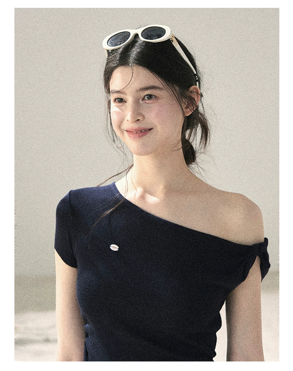 "Shape of the Wind" Navy Blue One-Shoulder Twist Crop Top 6556585