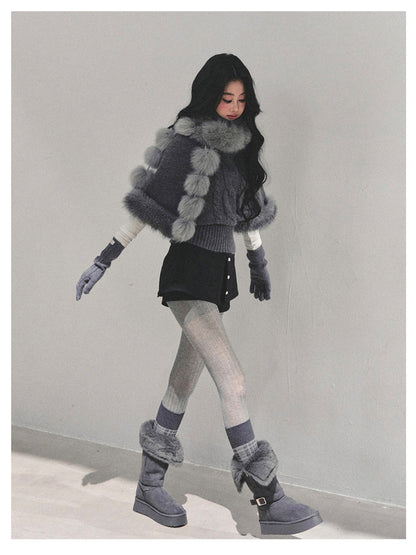 少也眼 “Only She Remains Awake" Gray Mohair High-Neck Knit Sweater (with detachable faux fur)